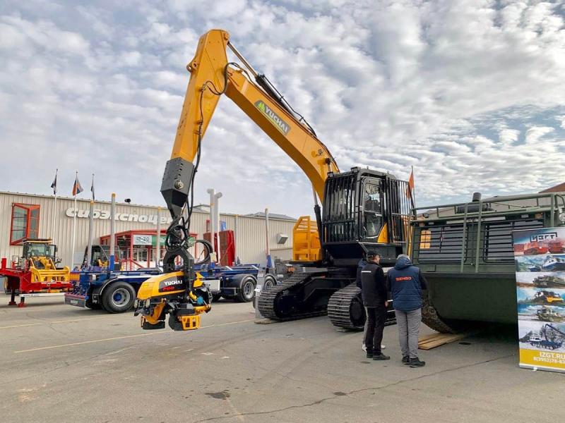 Харвестерная установка Yuchai на выставке в Иркутске